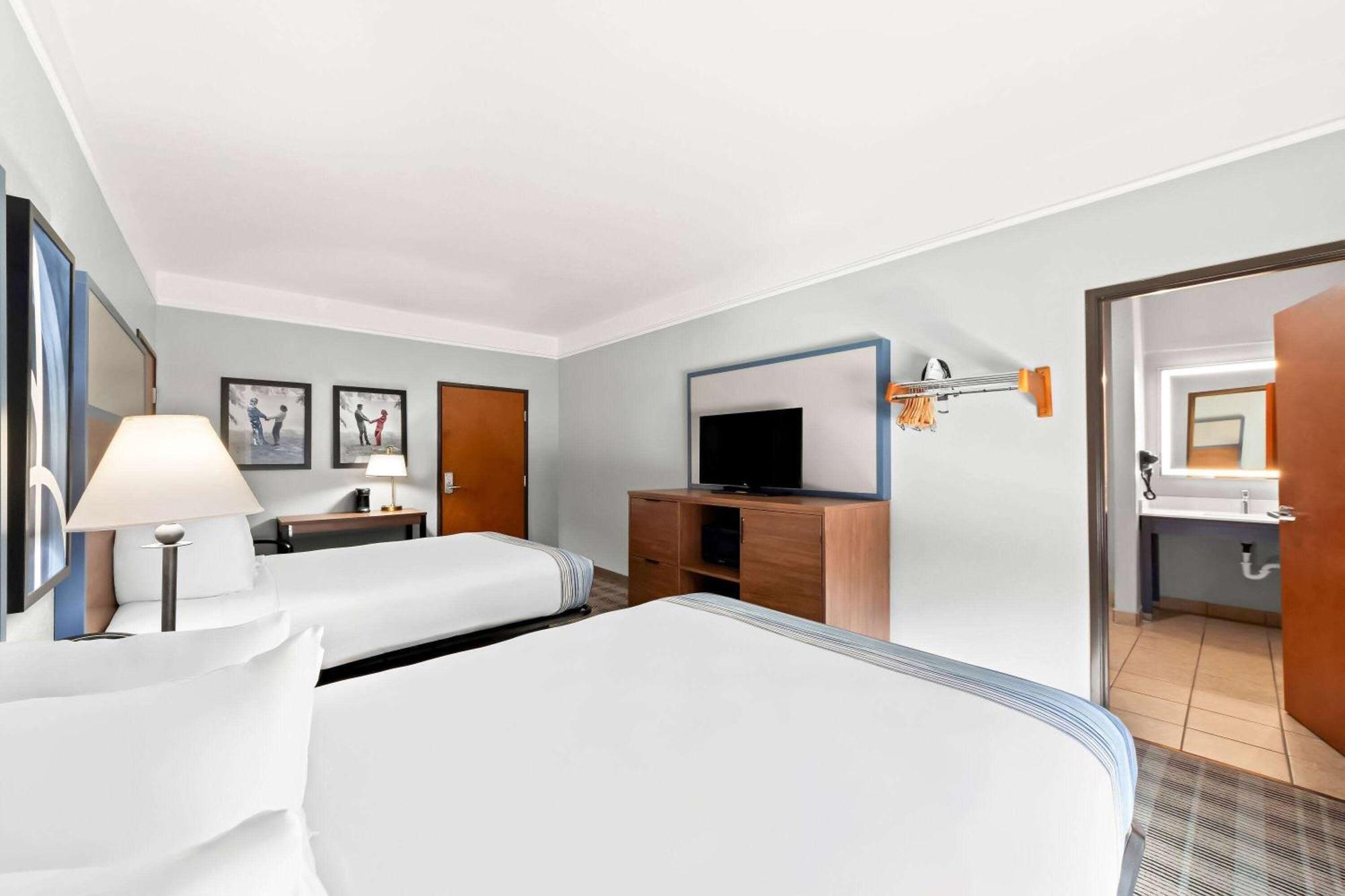 Hotel Americinn By Wyndham 2*